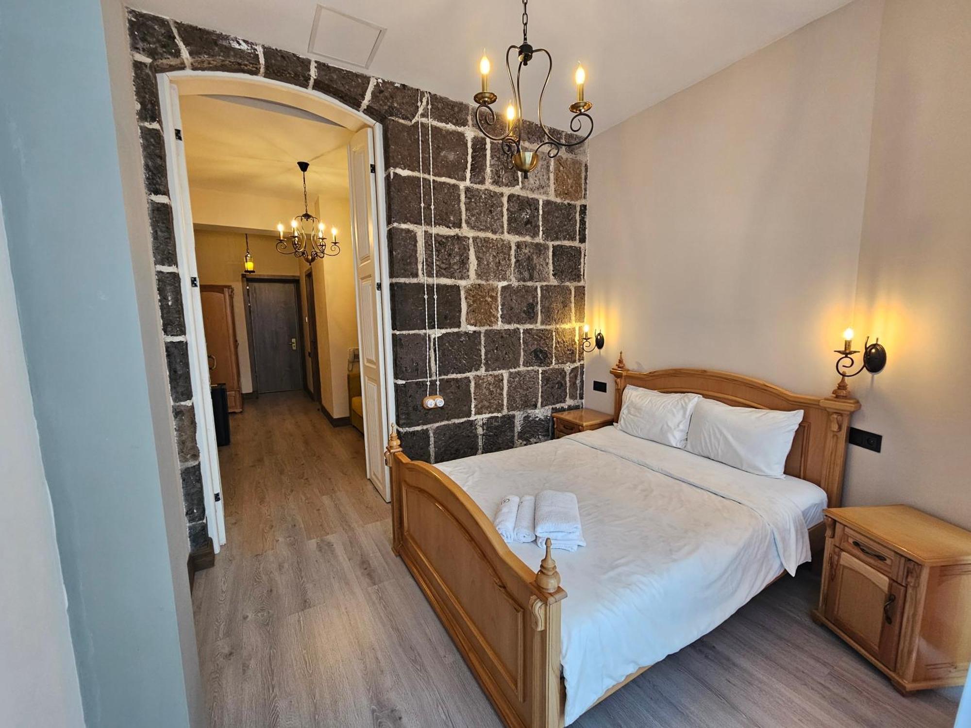 Hotel Aratta Gyumri Esterno foto